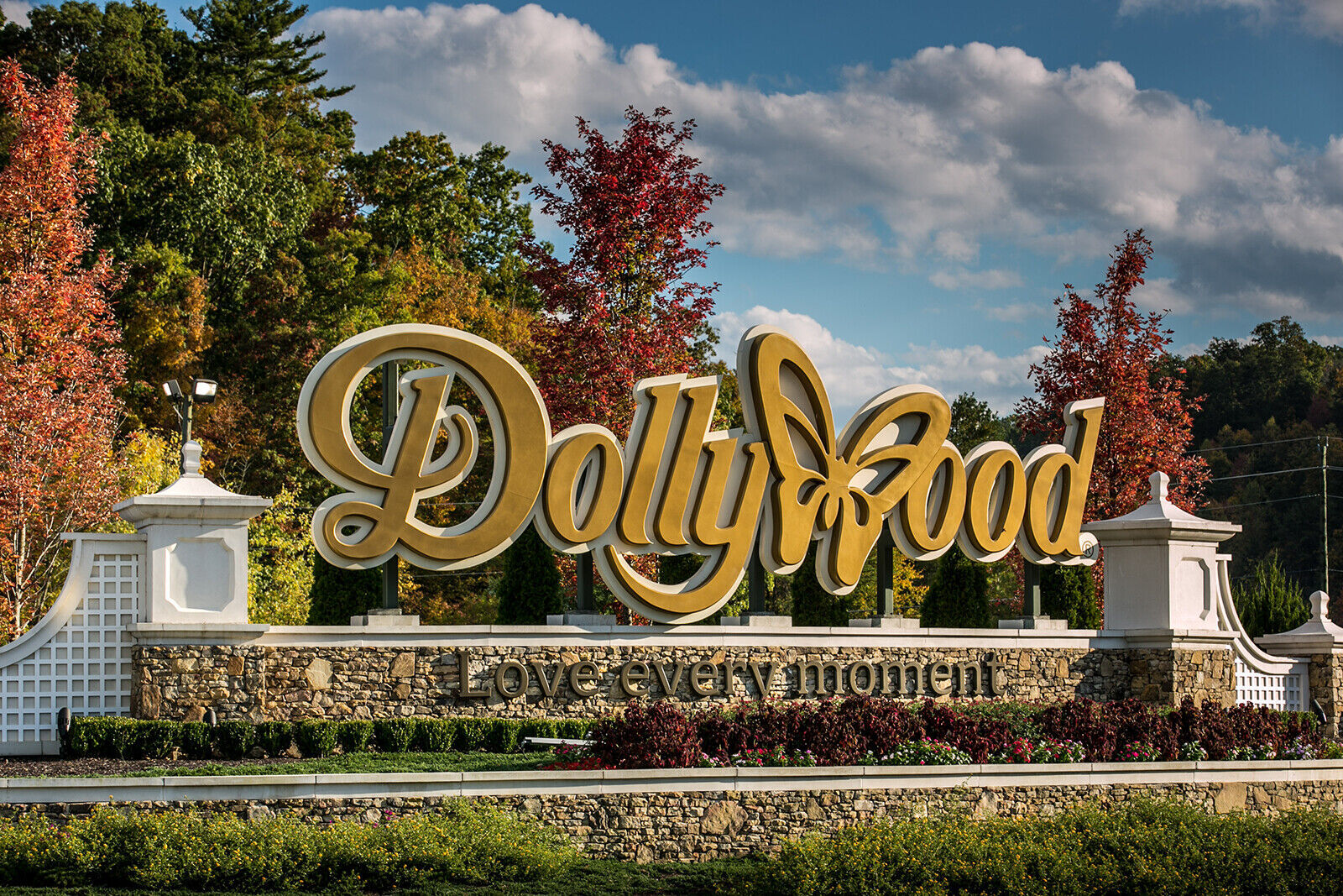 Keep the Tennessee River Beautiful receives third national award for recycling cigarette butts at Dollywood